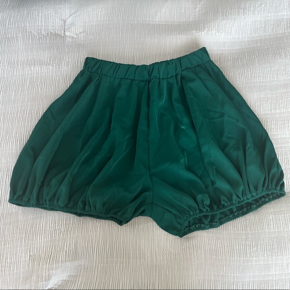 Shorts - Picture 3 of 3